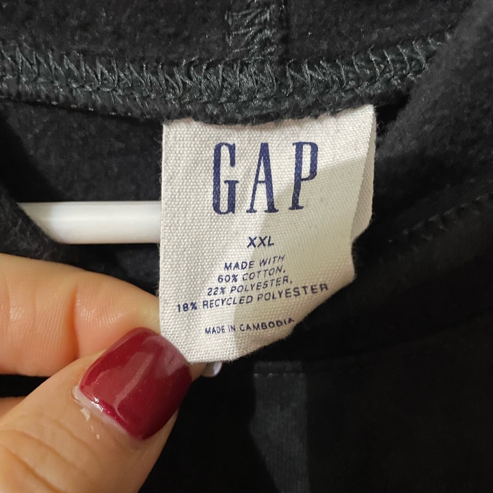 Gap black leopard pull over